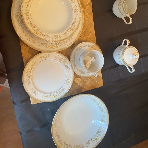 Estate Sale  - 11/5/22 11 - 4 pm Atlanta, GA - Picture 5 of 12